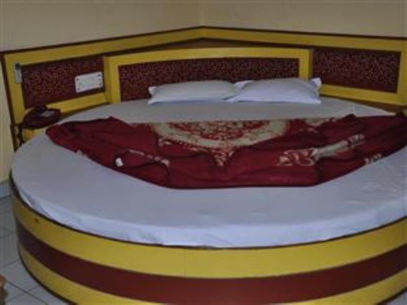 Oyo Hotel Silver Shine Near Gurudwara Shri Bangla Sahib Νέο Δελχί Εξωτερικό φωτογραφία